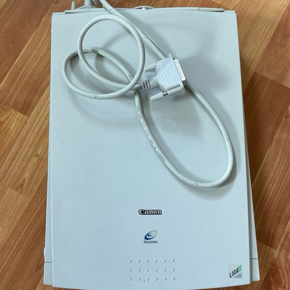 Canon CanoScan LiDE F912700 FLATBED SCANNER VINTAGE - Picture 1 of 3